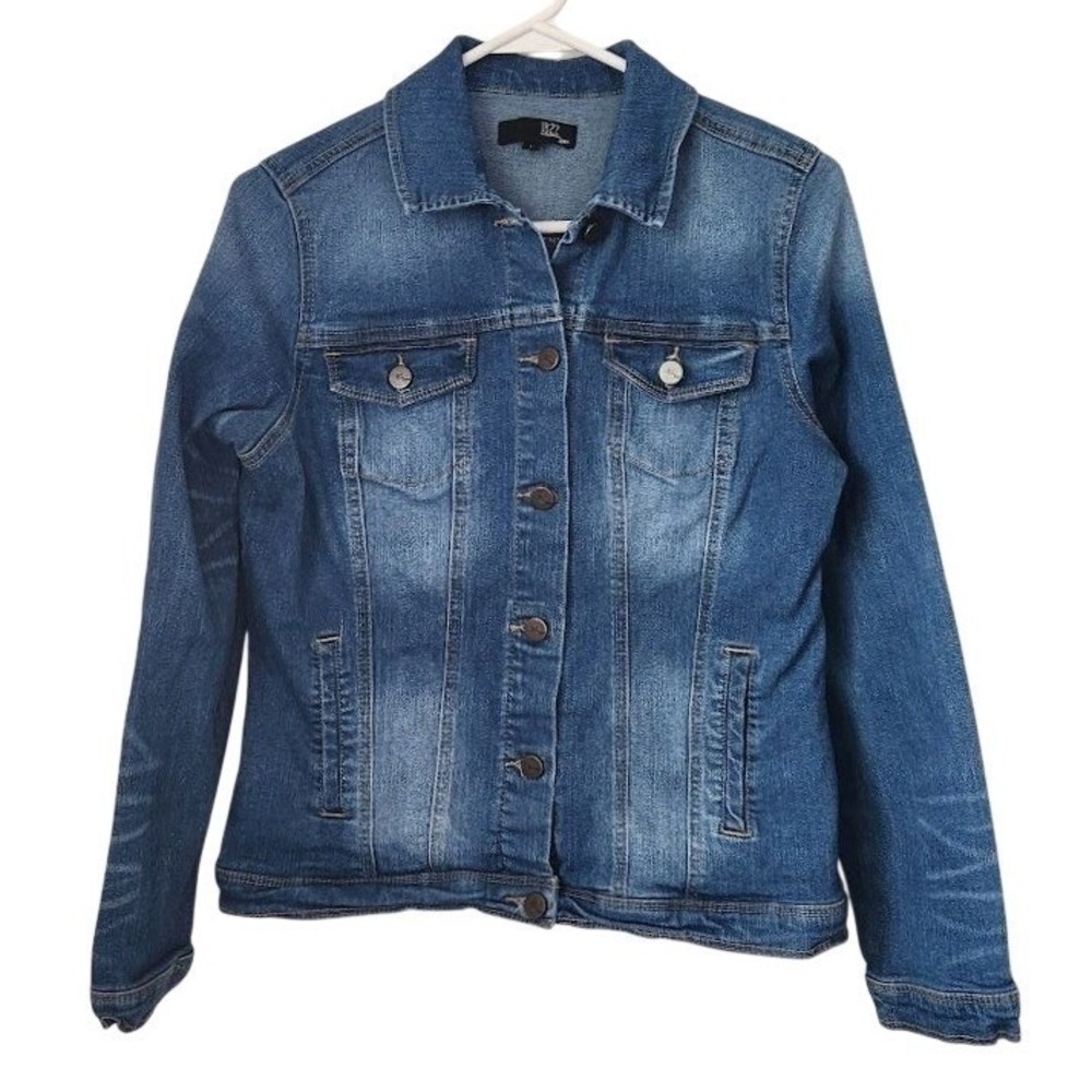 1822 Denim Women's Medium Wash Stretch Denim Trucker Jacket Blue Size M 254‎